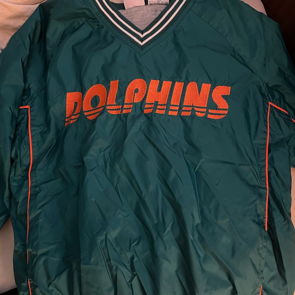 Selling a pullover jacket.